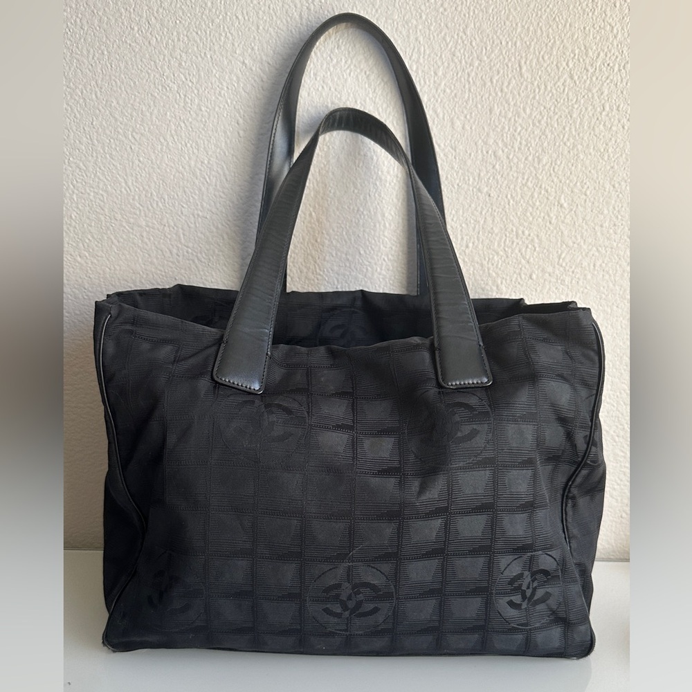 Travel Line Tote